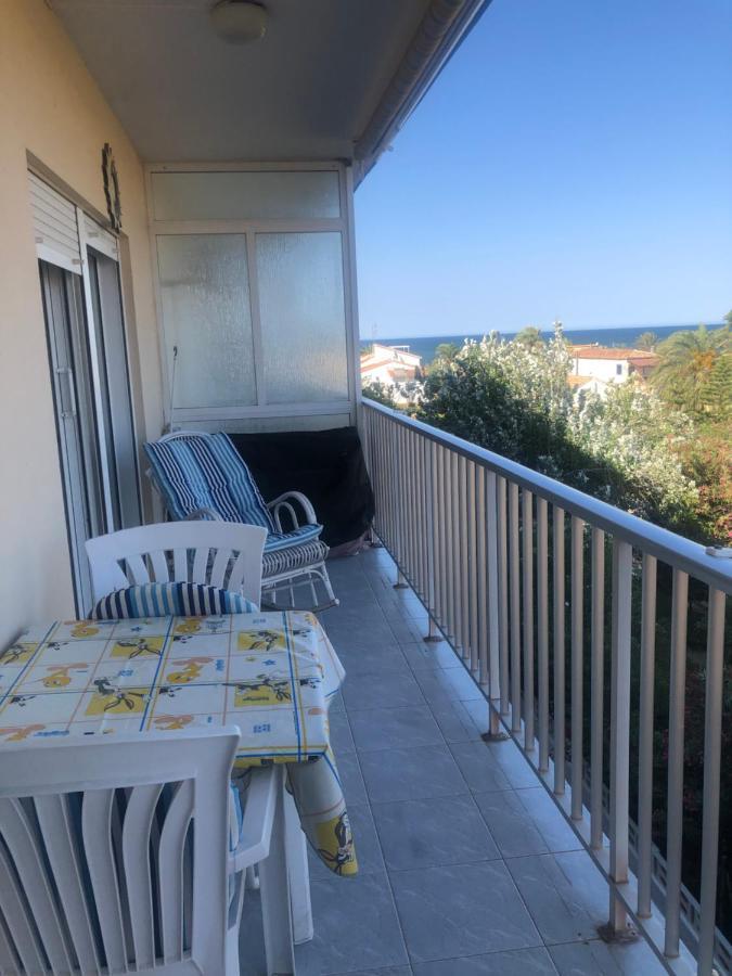 Primera linea de Playa a 1km del puerto de Dénia Exterior foto