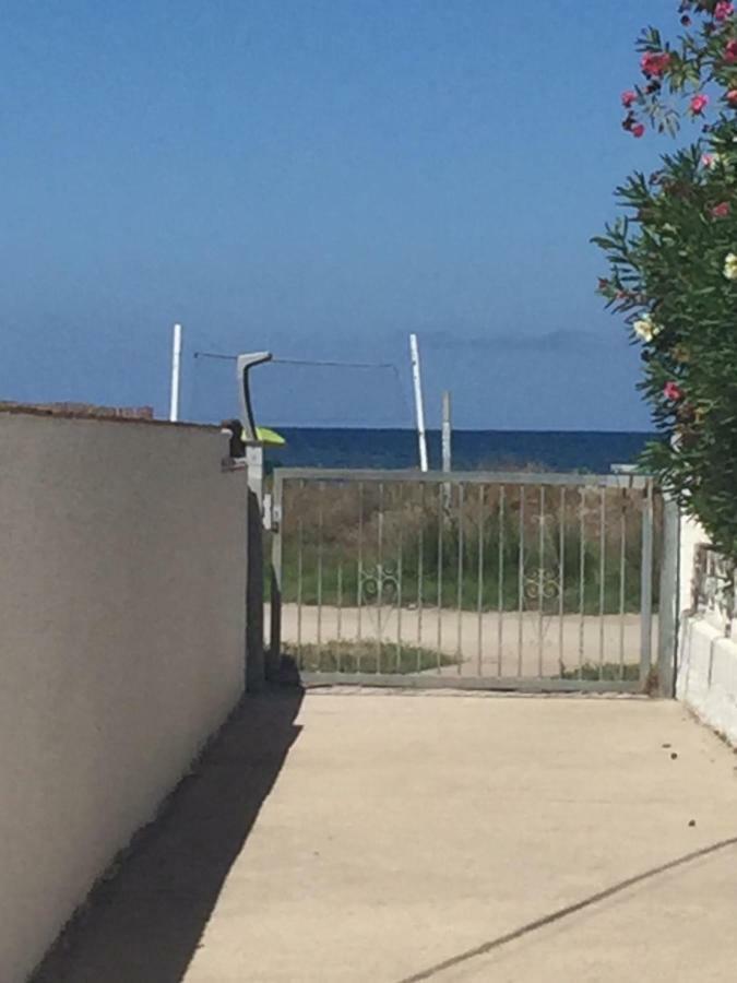 Primera linea de Playa a 1km del puerto de Dénia Exterior foto